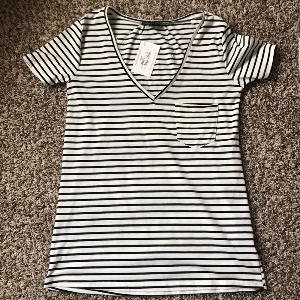 a cute top to wear with jeans